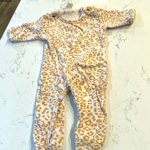 Kate Quinn size 0-3 month long sleeve pajama.